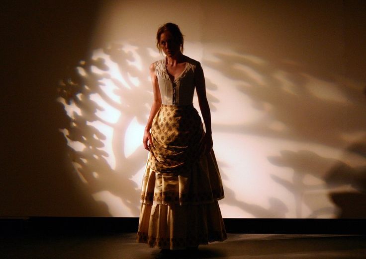 a41bedbd82a0fdd69e01b64f0ceaa264--the-yellow-wallpaper-theatre-stage